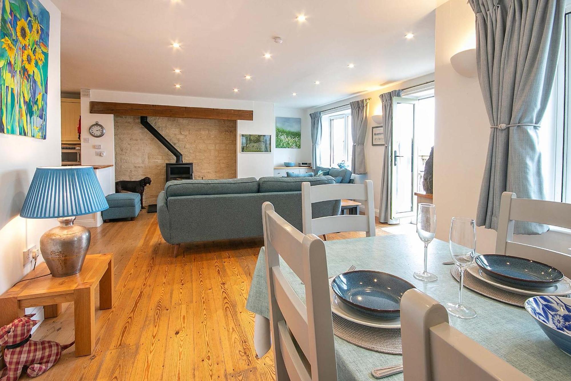 Coot Cottage - Holiday House With Fantastic Lake Views Somerford Keynes Exterior photo